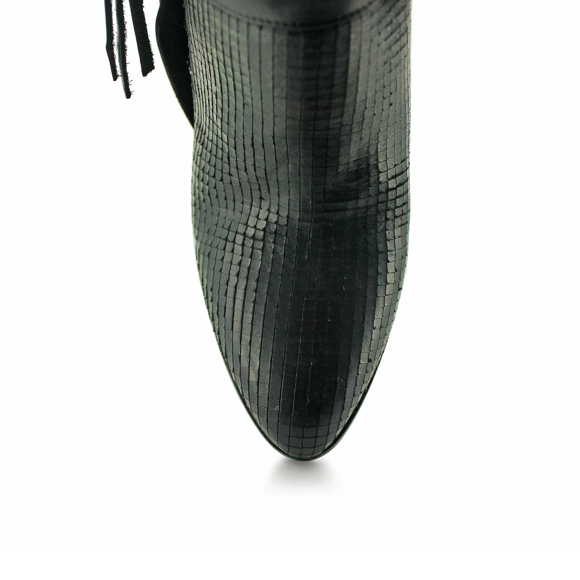 567H15 - Black Fringe