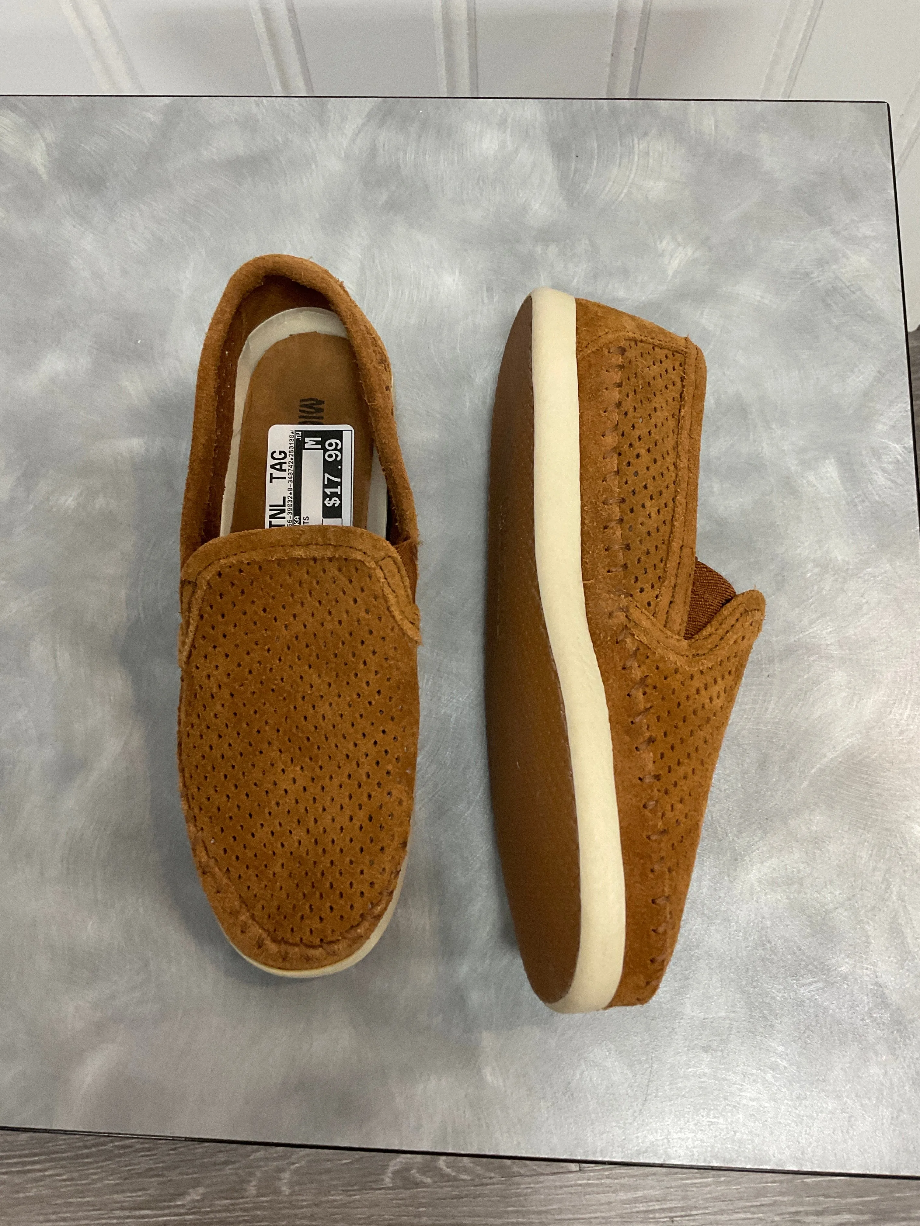Shoes Flats By Minnetonka In Tan, Size:6